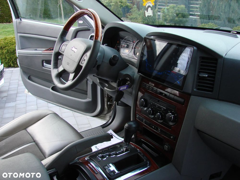 Jeep Grand Cherokee - 18