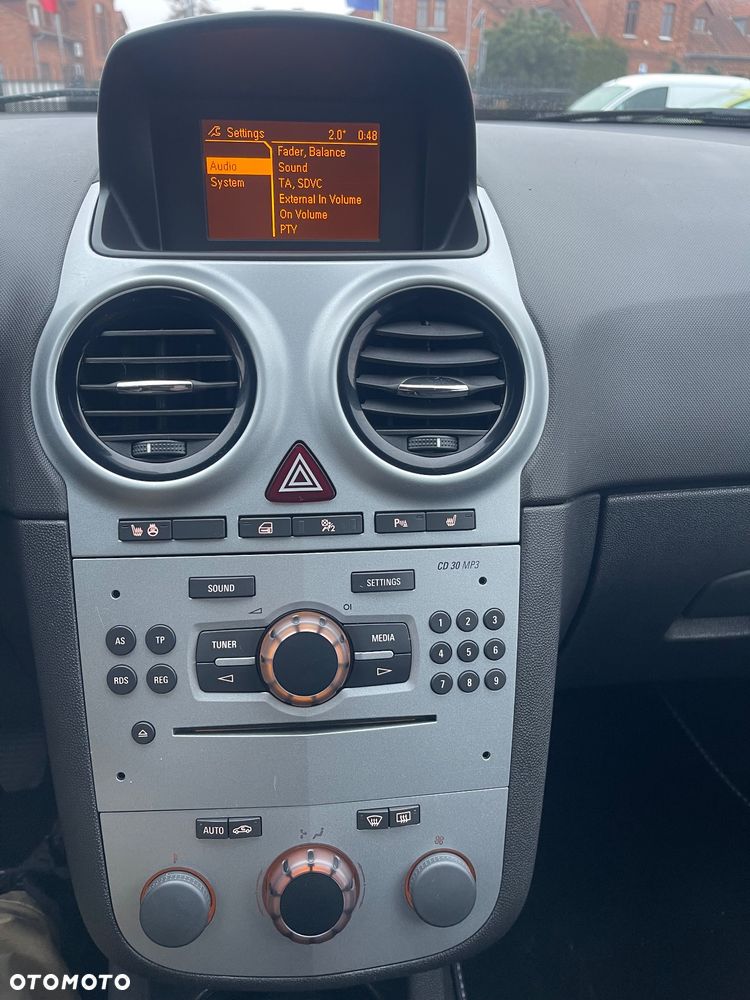 Opel Corsa 1.2 16V Cosmo - 17