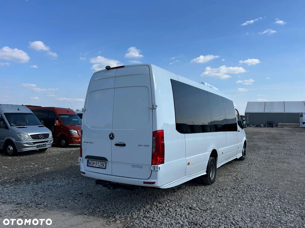 Mercedes-Benz Sprinter 517 - 12