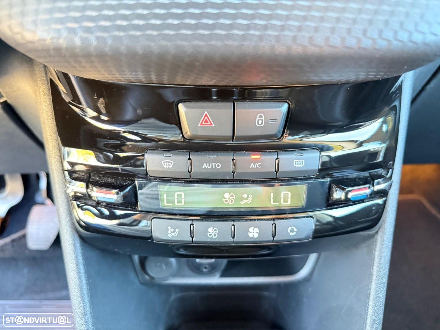 Peugeot 2008 1.2 PureTech Allure - 19