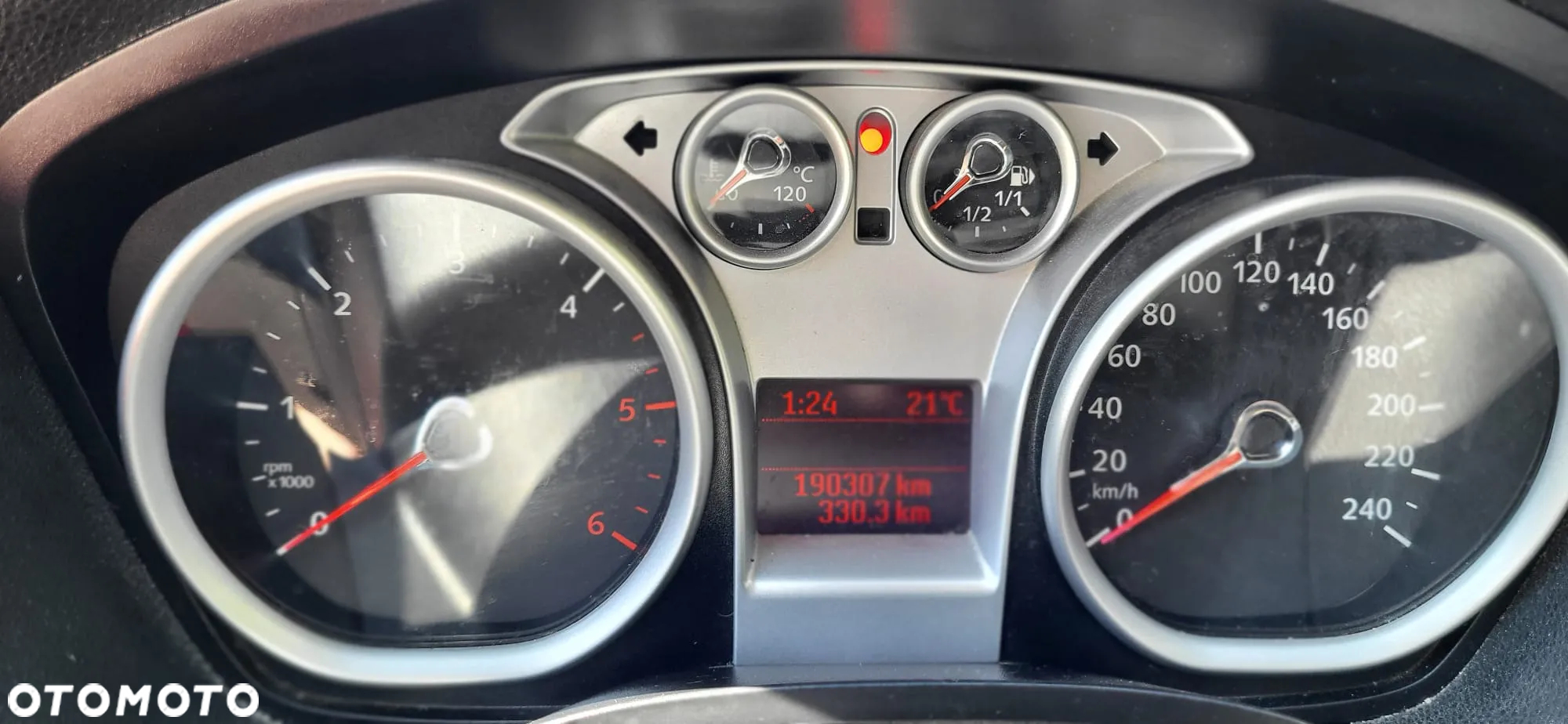 Ford Kuga 2.0 TDCi 2x4 SYNC - 7