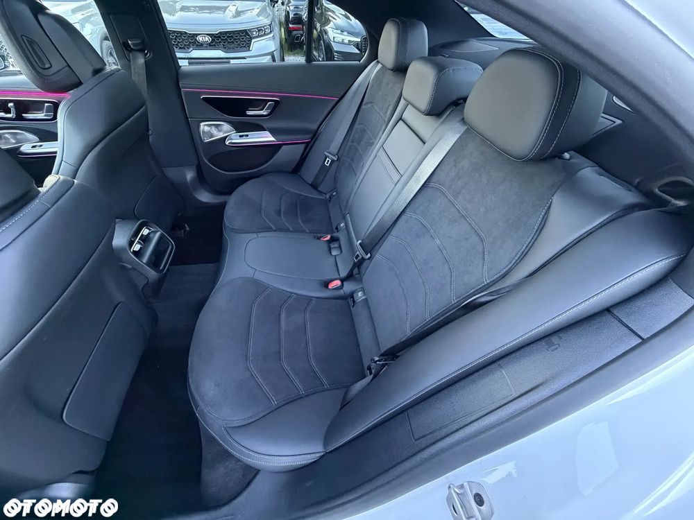 Mercedes-Benz Klasa E 220 d 4Matic 9G-TRONIC - 26