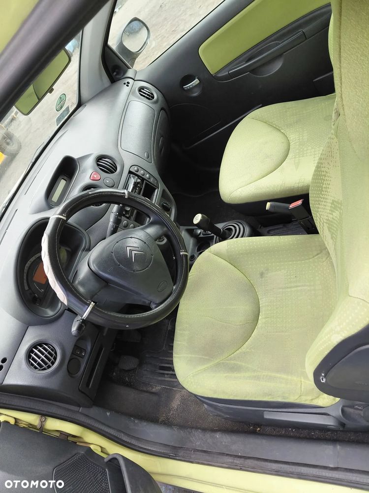 Części- Citroen c2 Rok 2004  Pojemność 1124 Moc 44 kw Benzyna - 4