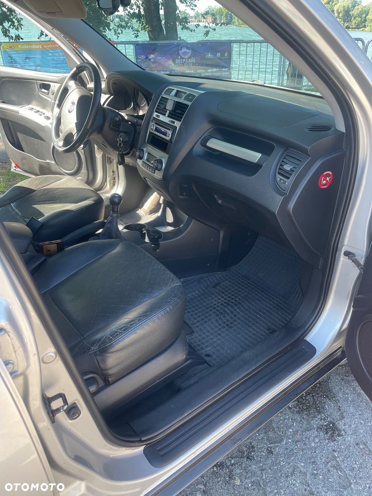 Kia Sportage 2.0 CRDi Tour - 8