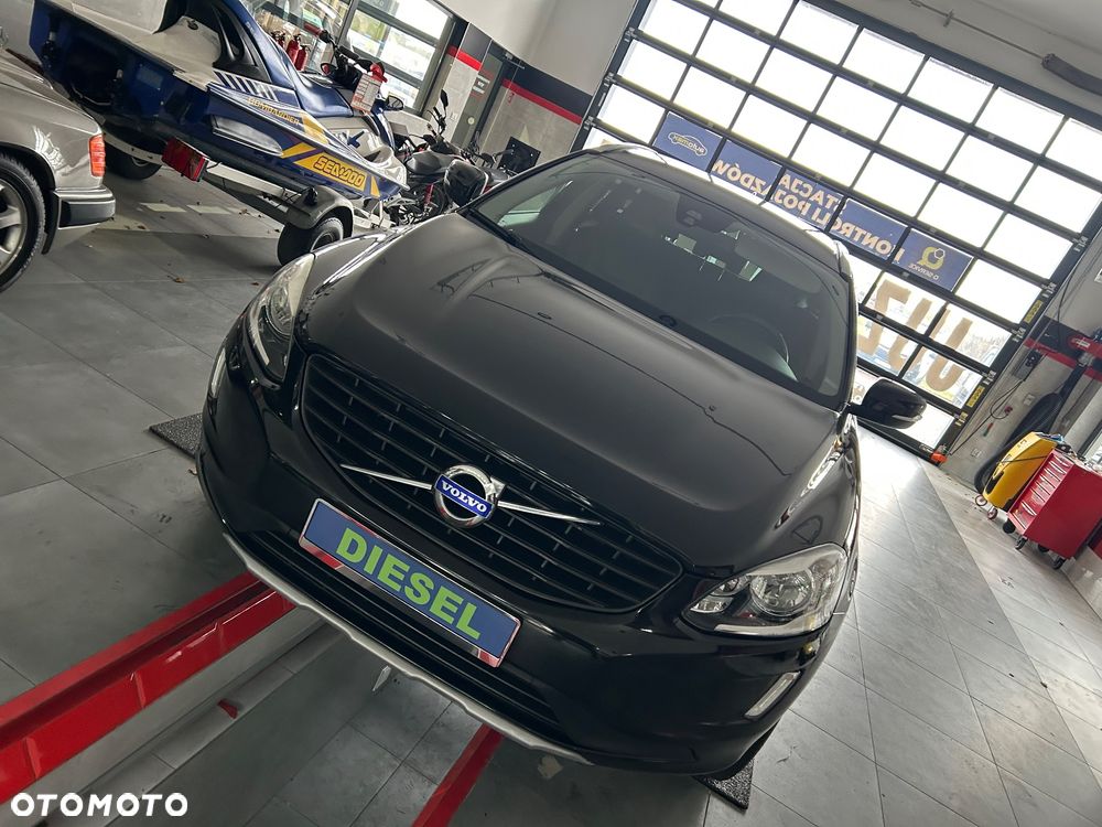 Volvo XC 60 D3 Drive-E R-Design Kinetic - 3