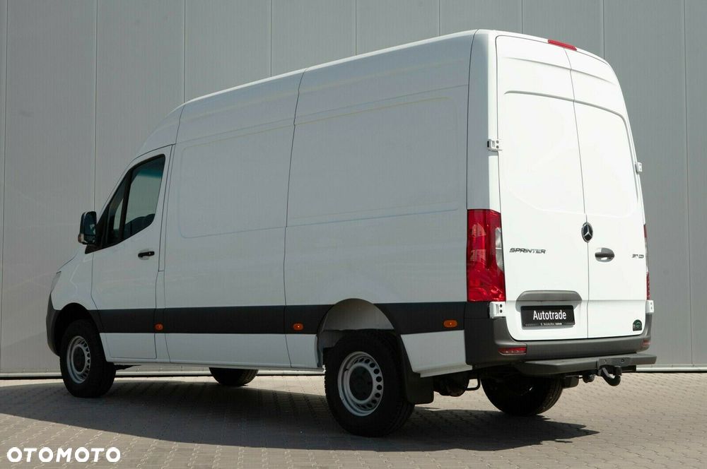 Mercedes-Benz Sprinter - 4