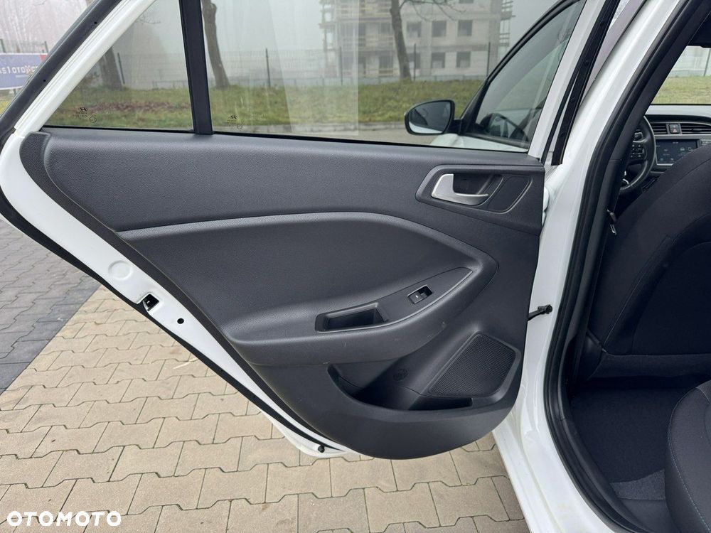 Hyundai i20 blue 1.2 YES!+ - 31