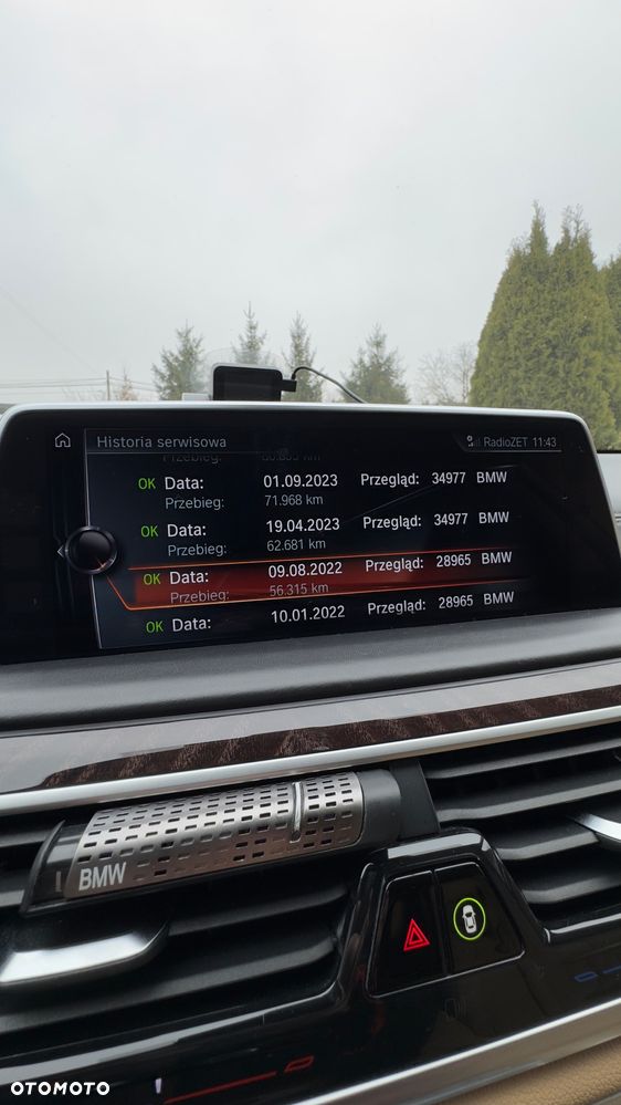 BMW Seria 7 750i xDrive - 35