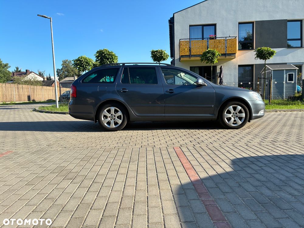 Skoda Octavia 2.0 TDI Elegance DSG - 9