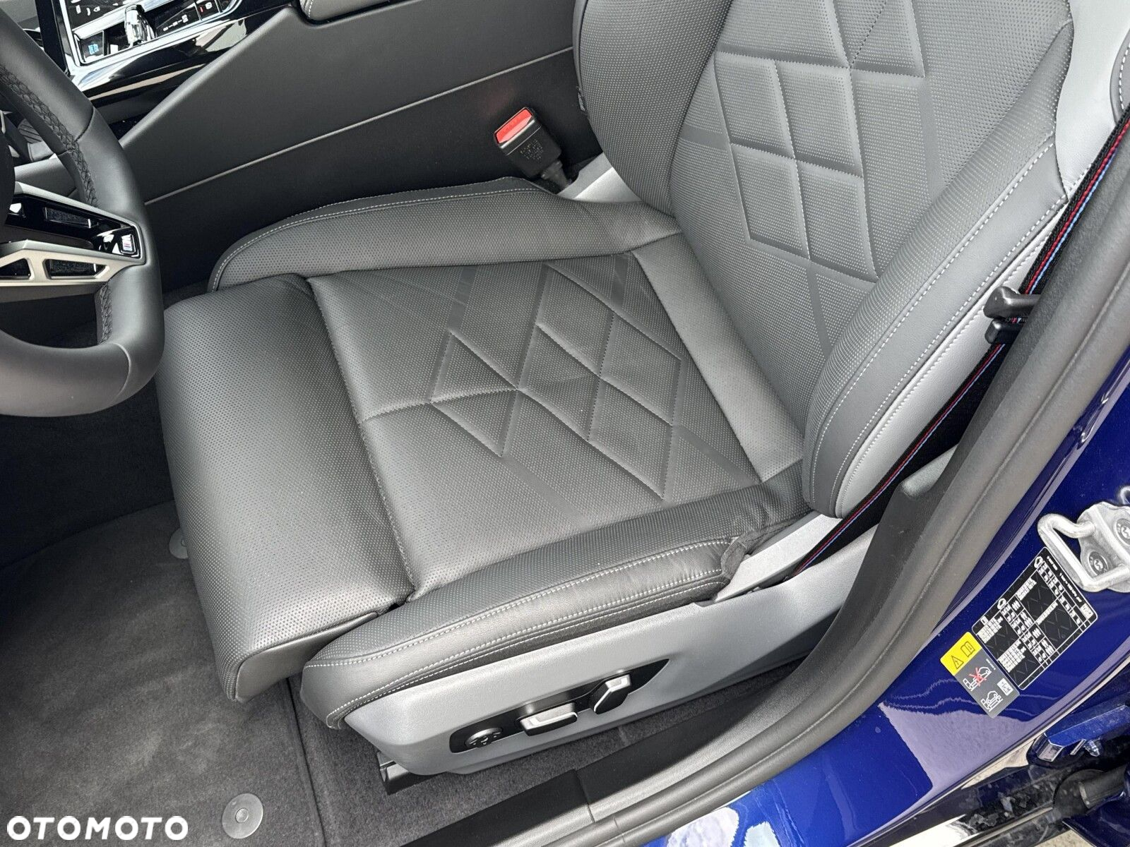 BMW i5 - 13
