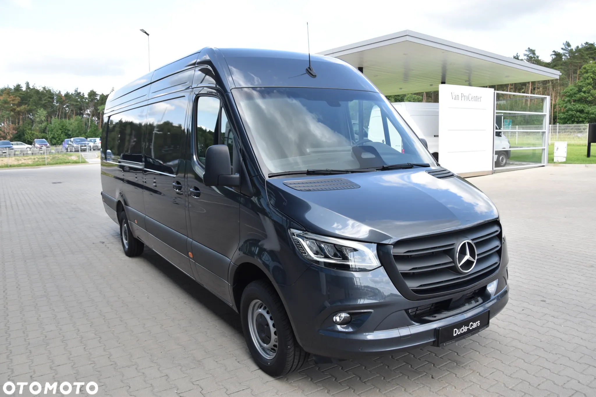Mercedes-Benz Sprinter - 4