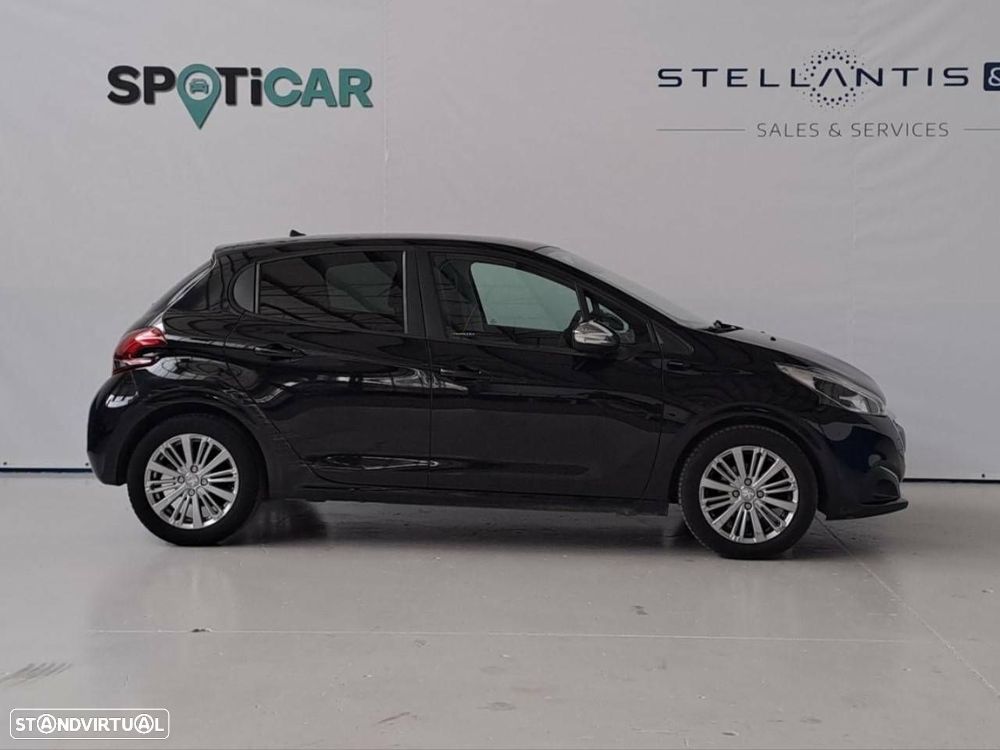 Peugeot 208 1.2 PureTech Signature - 4