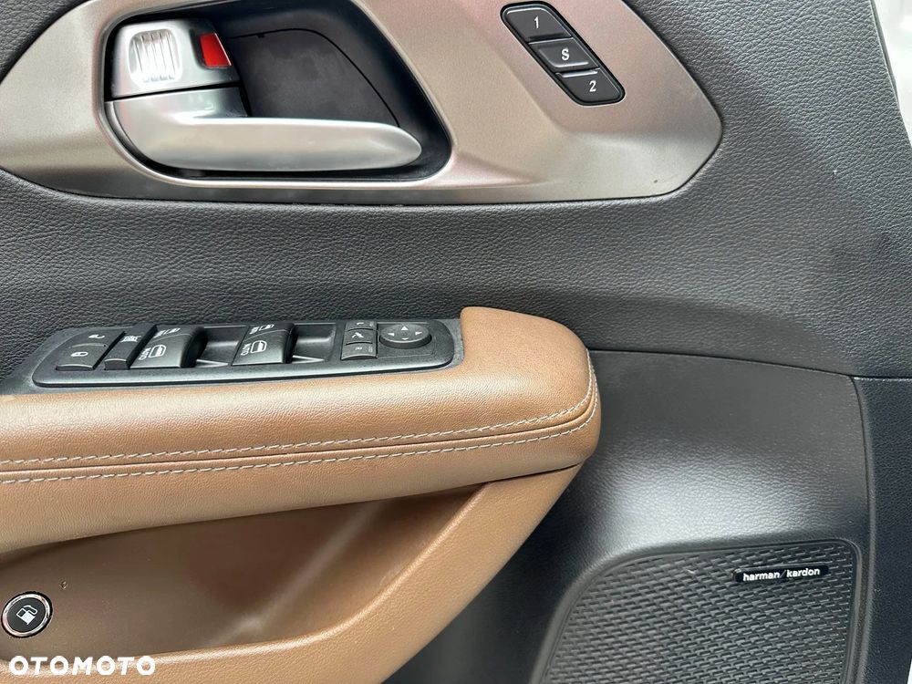 Chrysler Pacifica - 14