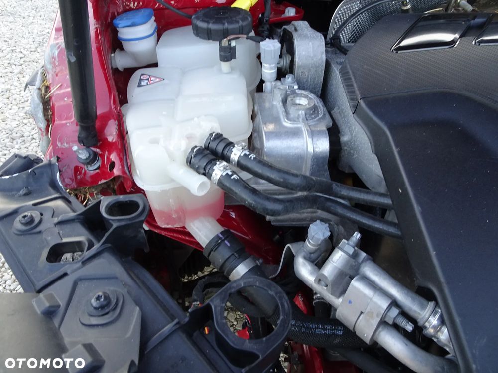 Mercedes-Benz GLA - 16