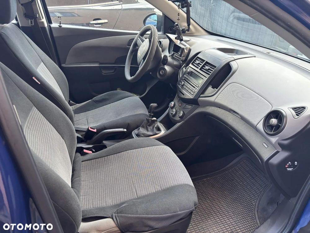 Chevrolet Aveo - 10