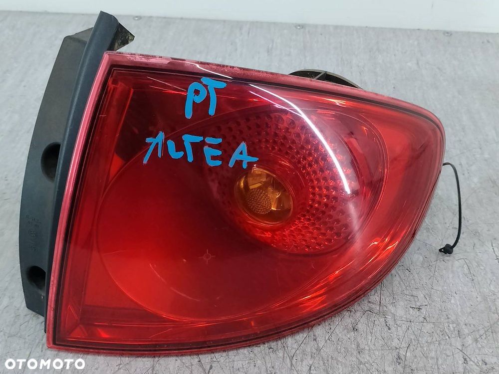LAMPA TYLNA PRAWA SEAT ALTEA 5P0945096D HATCHBACK - 3