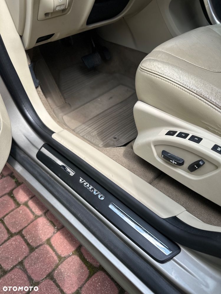 Volvo XC 60 D5 AWD Summum - 21