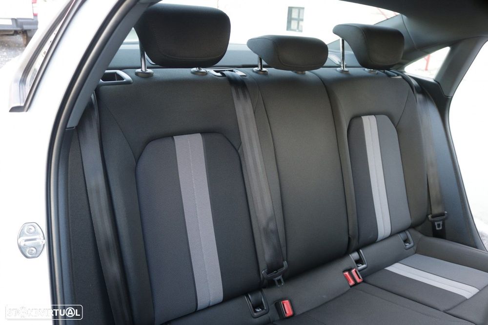 Audi A3 Limousine 30 TFSI Advanced - 23