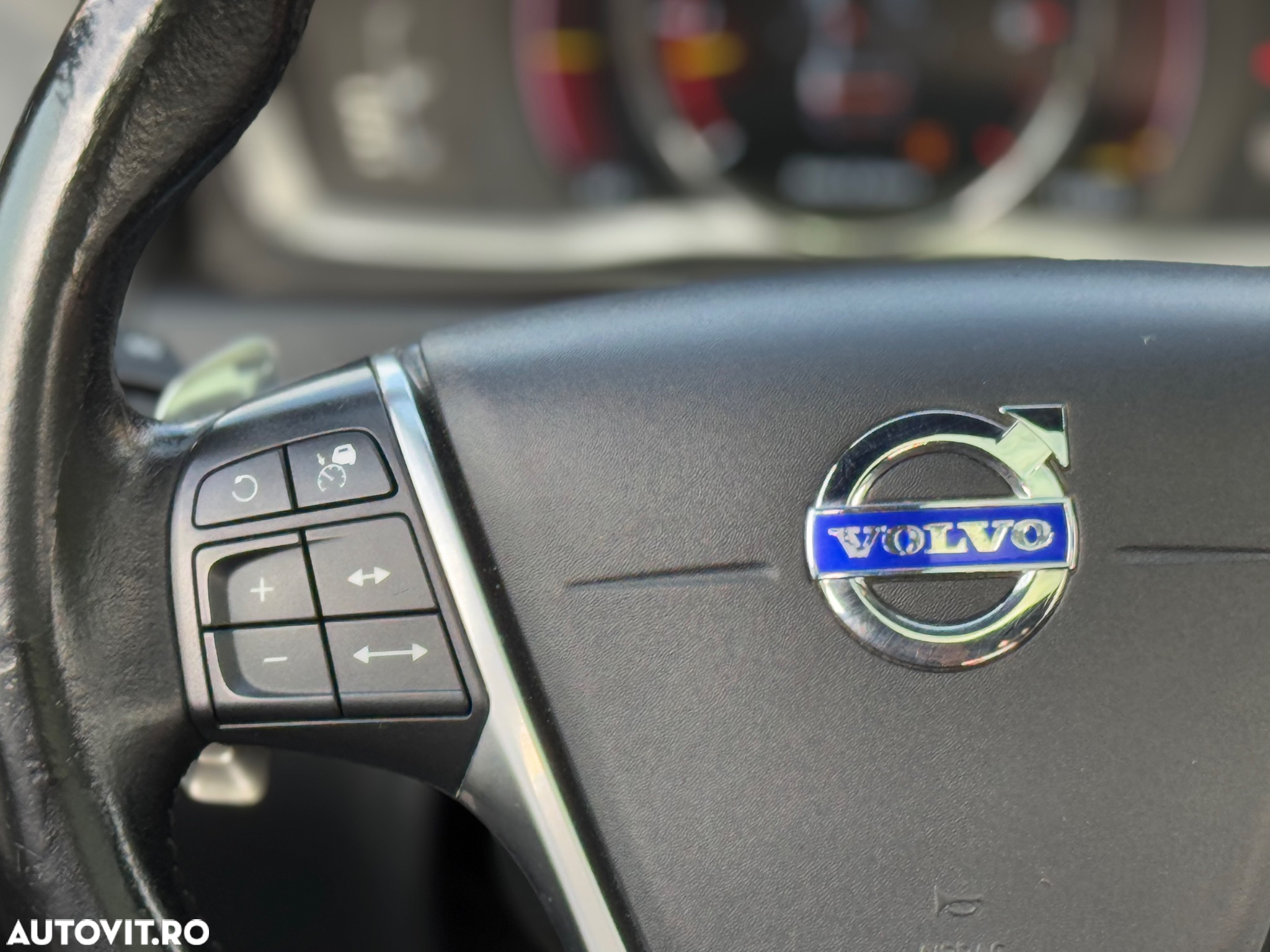 Volvo XC 60 D5 AWD Geartronic Summum - 29