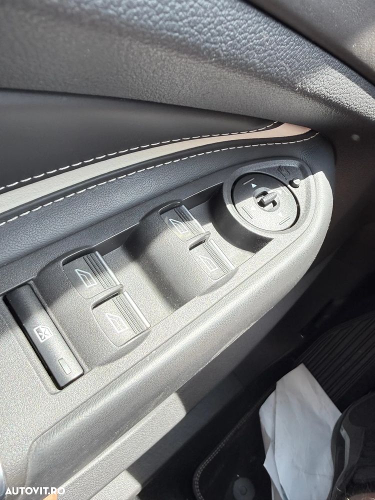 Ford Kuga - 27