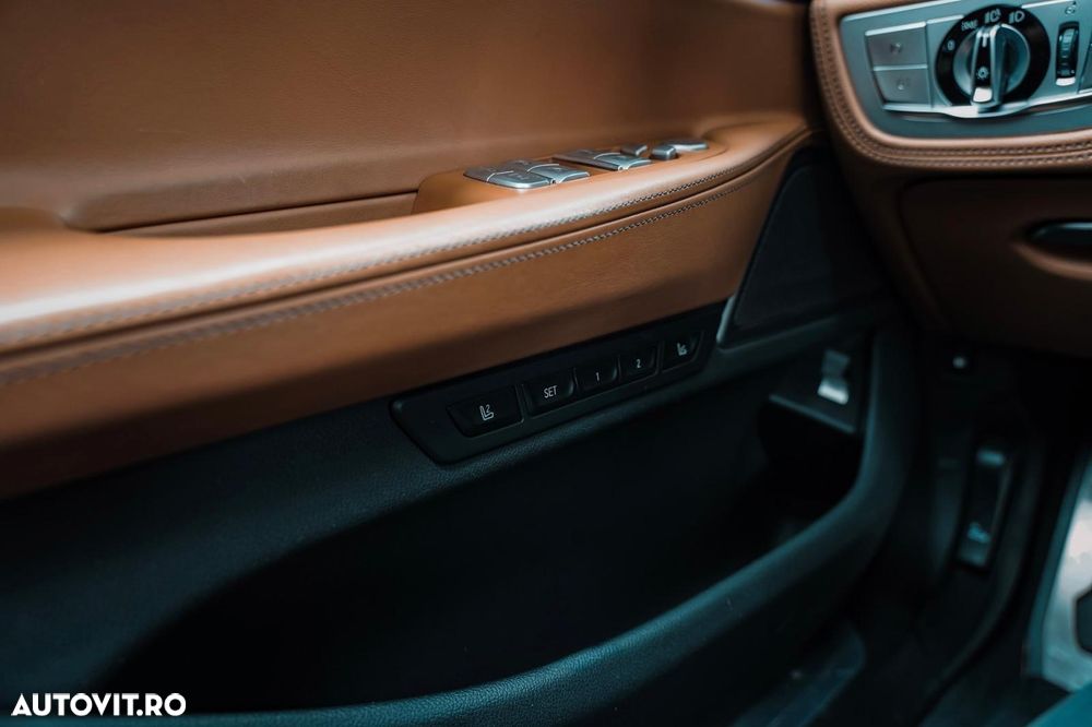 BMW Seria 7 740e iPerformance - 22