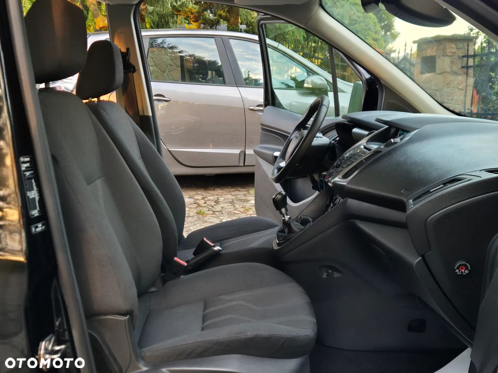 Ford Tourneo Connect Grand - 25