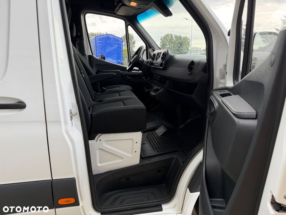 Mercedes-Benz SPRINTER - 10