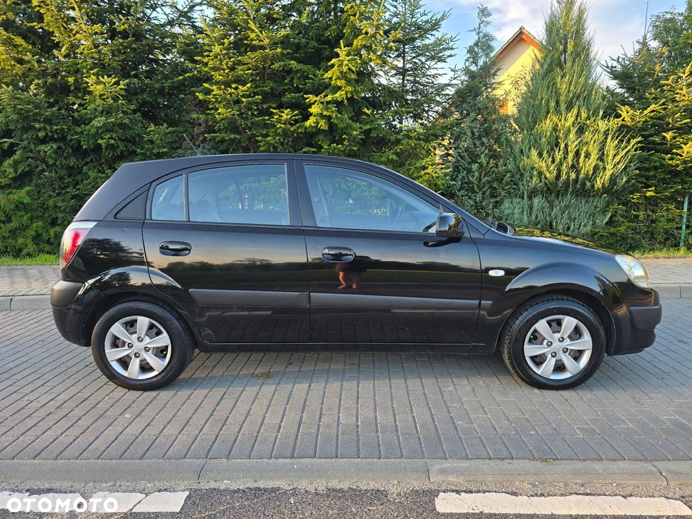 Kia Rio - 24