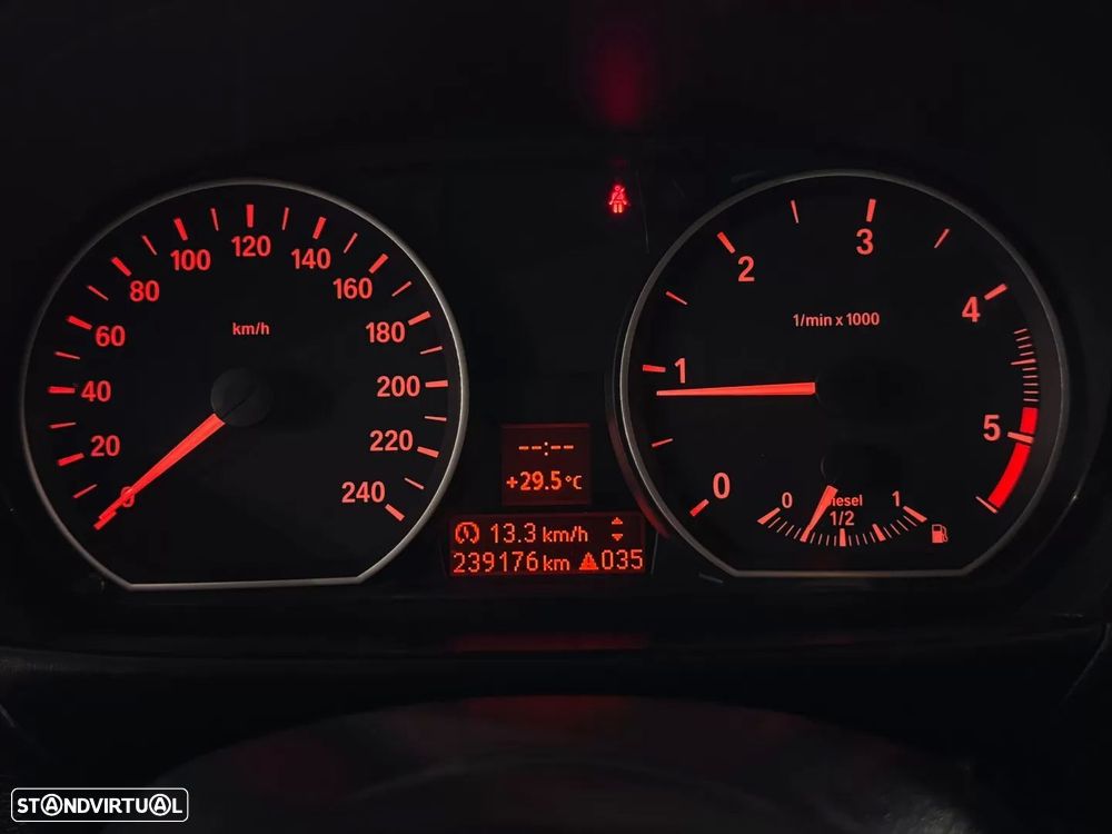 BMW 118 d Pack M - 20
