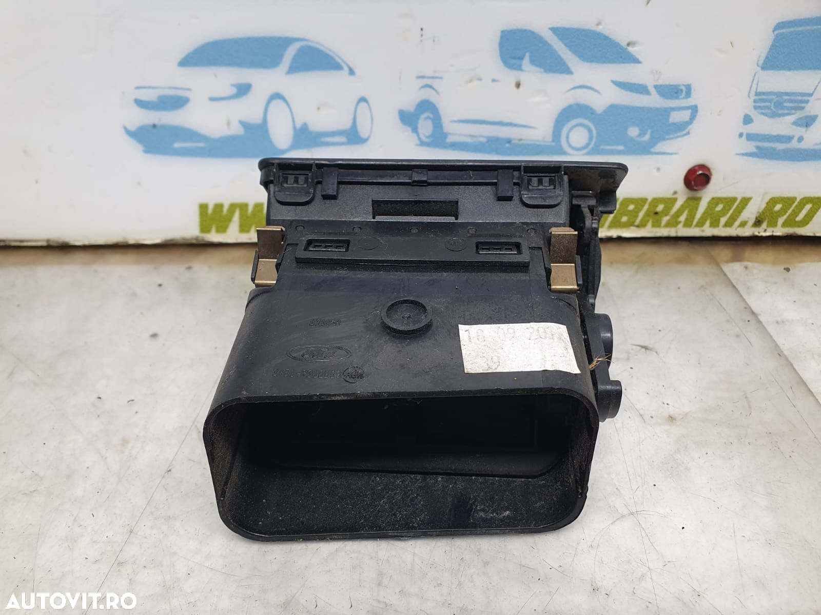Grila ventilatie bord 3m51-r018b09-agw Ford Kuga 1 [2008 - 2013] - 2