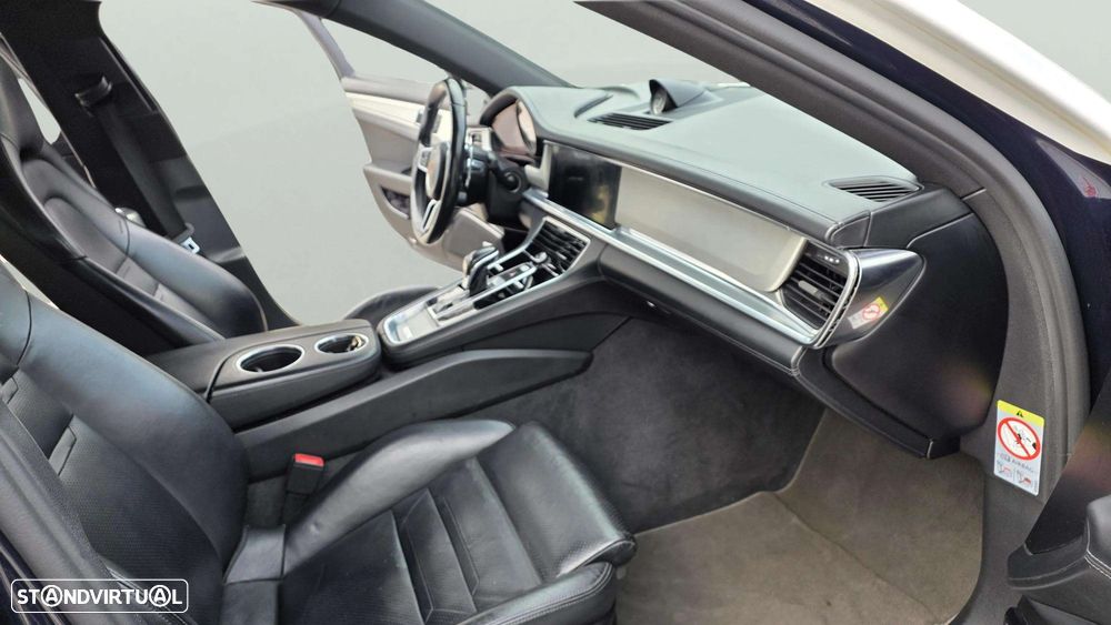 Porsche Panamera 4S - 26