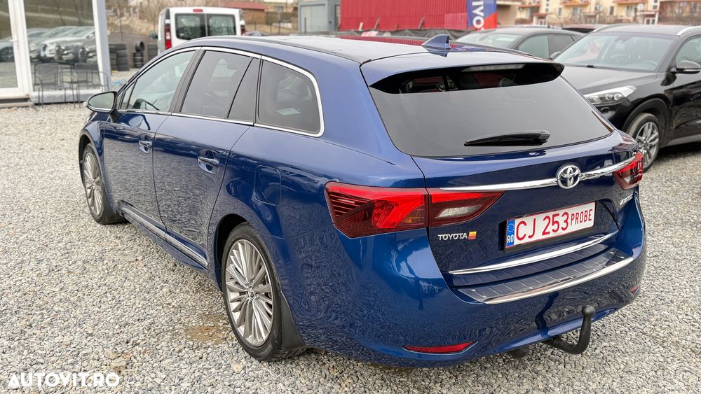 Toyota Avensis 2.0 D-4D Executive - 18