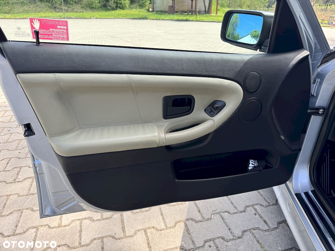 BMW Seria 3 320i - 15