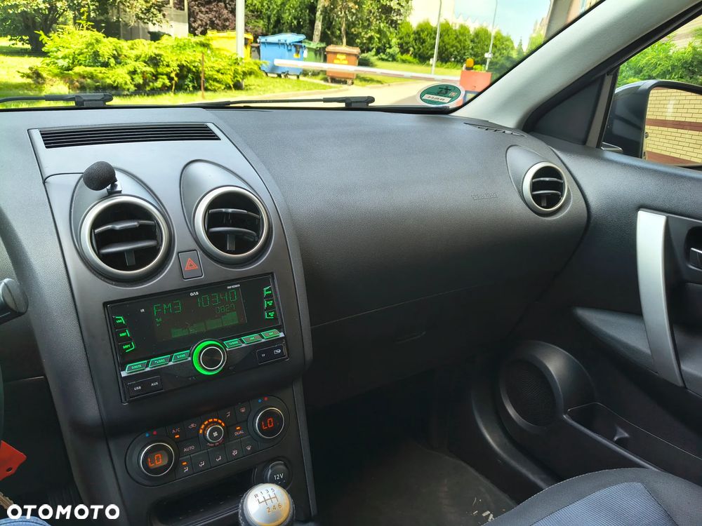 Nissan Qashqai - 25