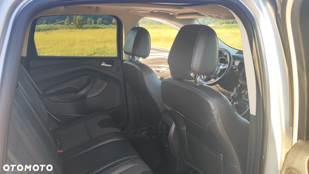 Ford Kuga 2.0 TDCi FWD Titanium Plus - 27