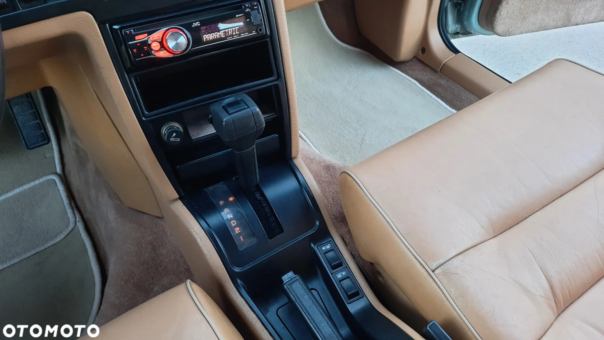 Volvo Seria 700 - 24