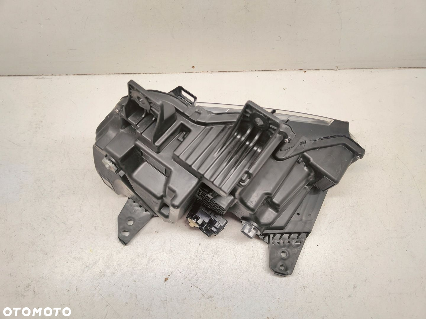 XPENG P7 LAMPA PRZEDNIA PRAWA - 7