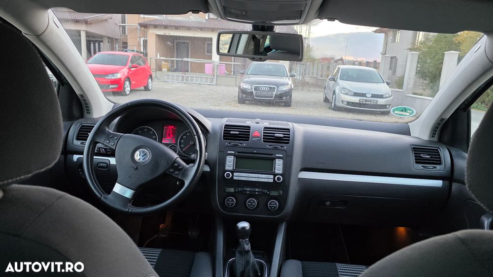 Volkswagen Golf - 5