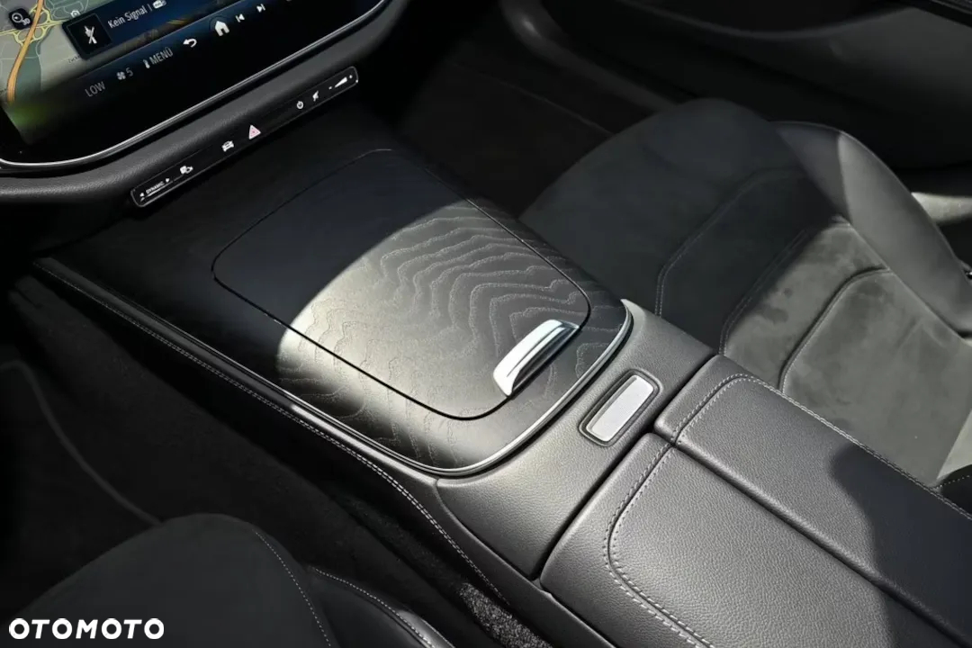 Mercedes-Benz Klasa E 220 d T 4Matic 9G-TRONIC - 14