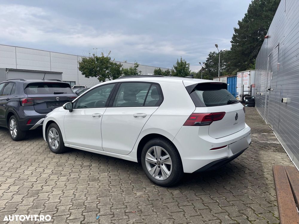 Volkswagen Golf - 8