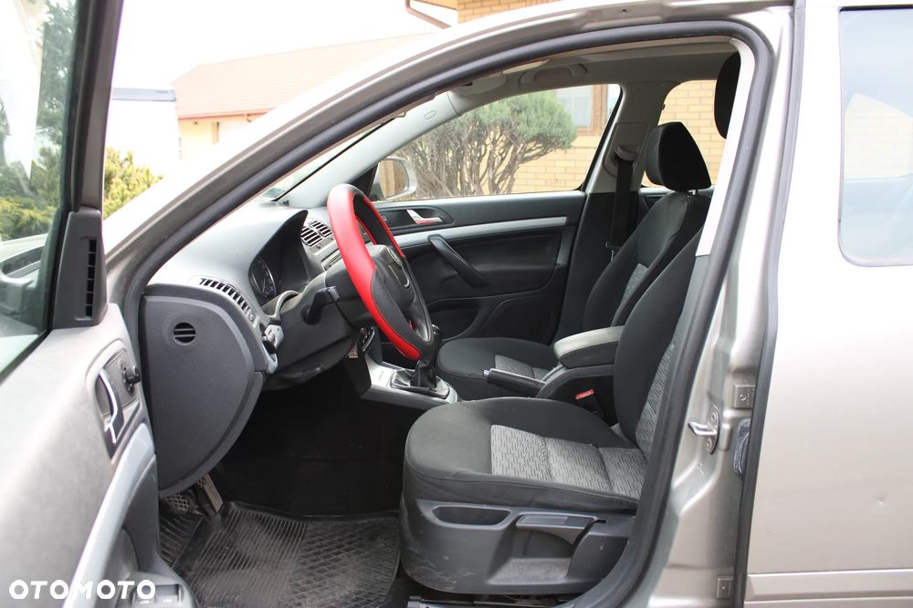 Skoda Octavia 1.8 TSI Ambiente - 12