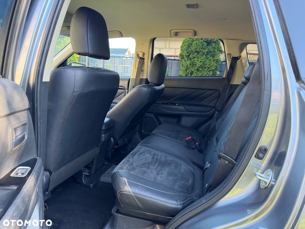 Mitsubishi Outlander Intense + - 30