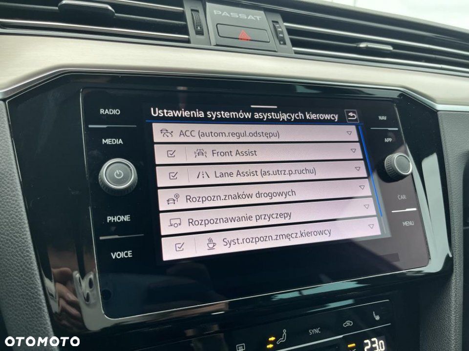 Volkswagen Passat - 34