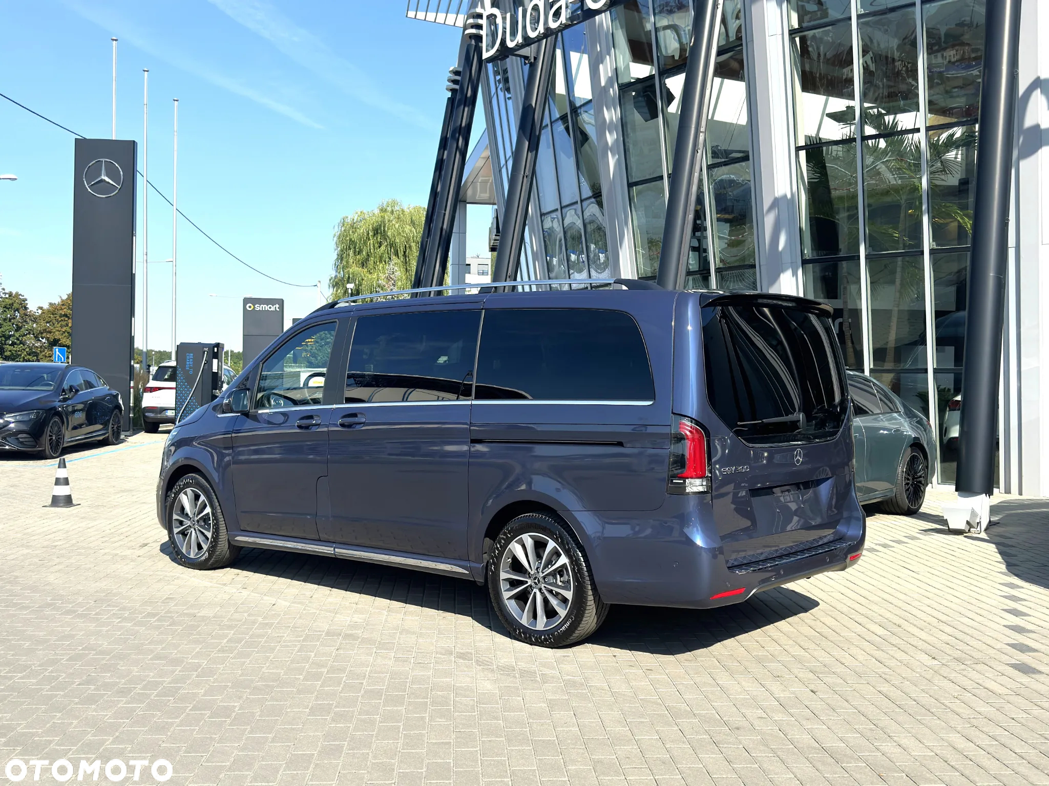 Mercedes-Benz EQV - 8