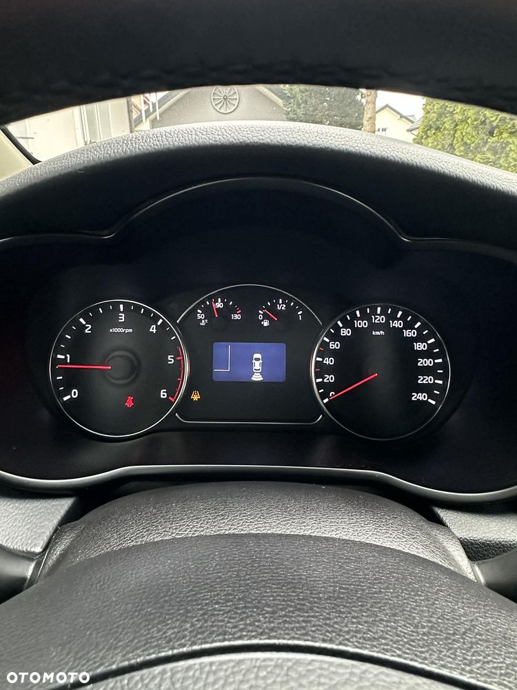 Kia Carens 1.7 CRDi 115 Dream Team Edition - 17