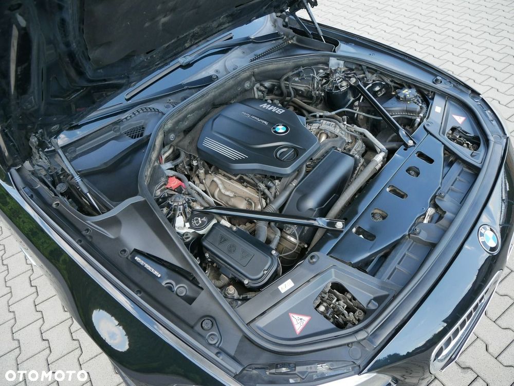 BMW Seria 5 520d xDrive - 27