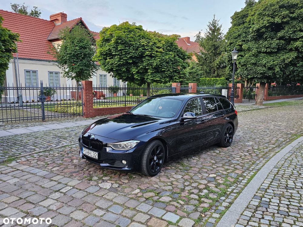 BMW Seria 3 328i - 2