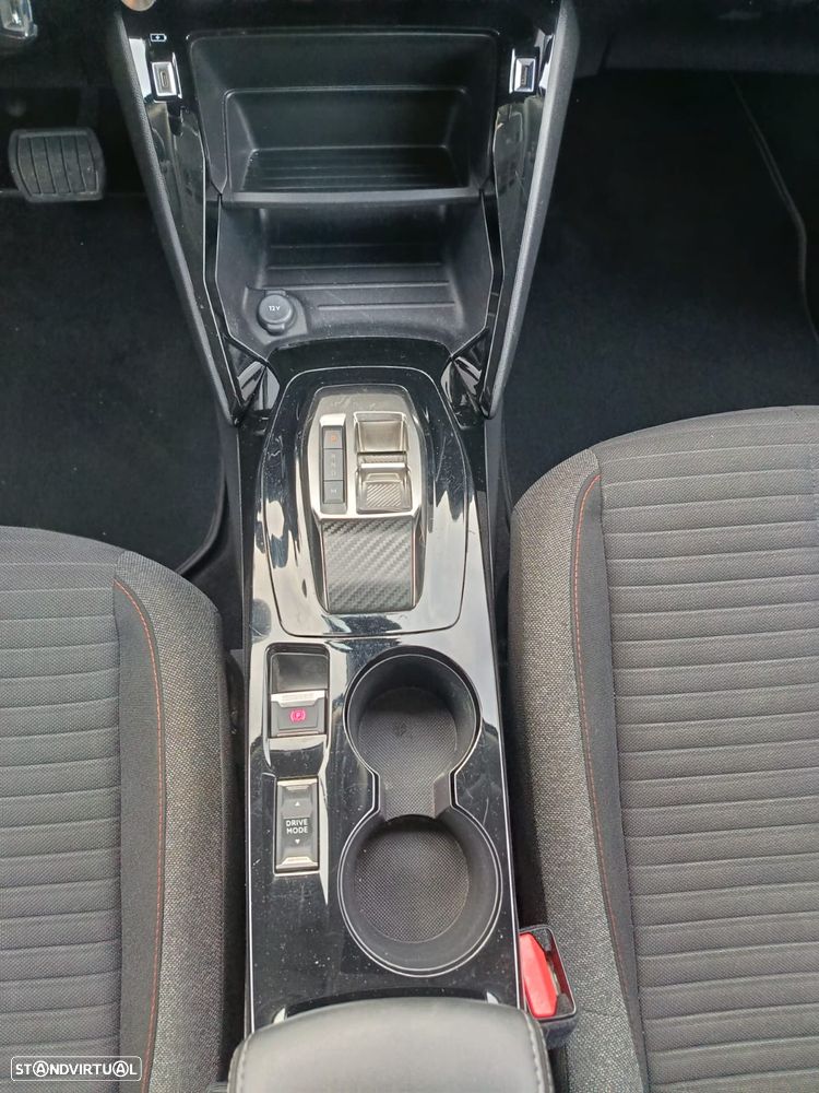 Peugeot 2008 1.2 PureTech Allure EAT6 - 4