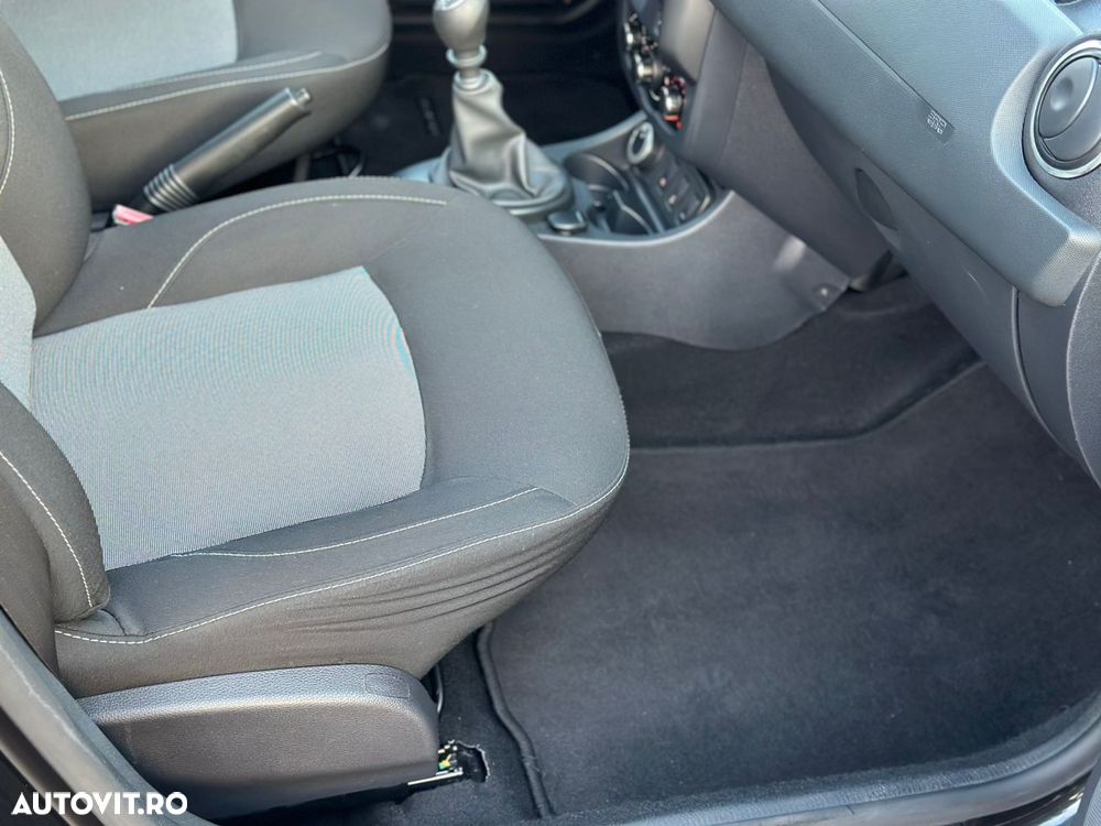 Dacia Duster dCi 110 FAP 4x4 Blackshadow - 36