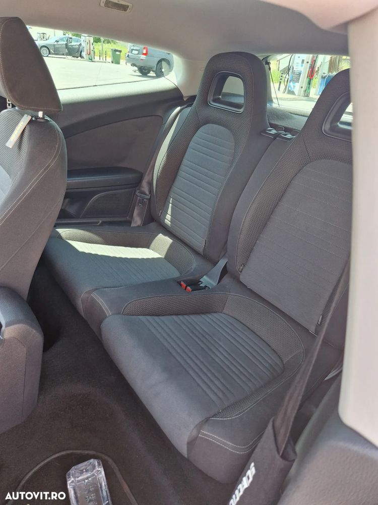 Volkswagen Scirocco 2.0 TDI DPF DSG - 8